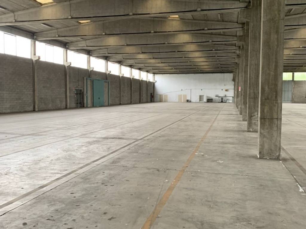 capannone in affitto a Settimo Milanese