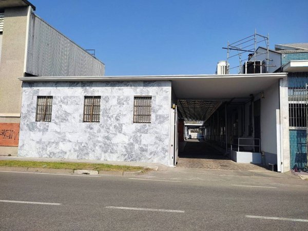 locale commerciale in affitto a Settimo Milanese