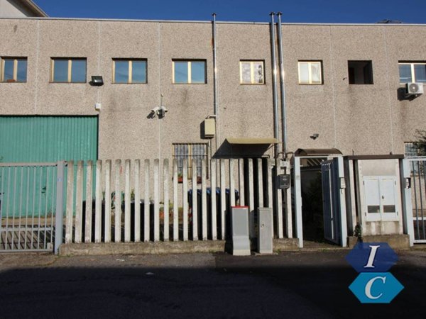 locale commerciale in affitto a Settimo Milanese