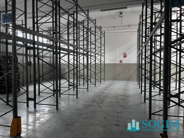 capannone in affitto a Settimo Milanese