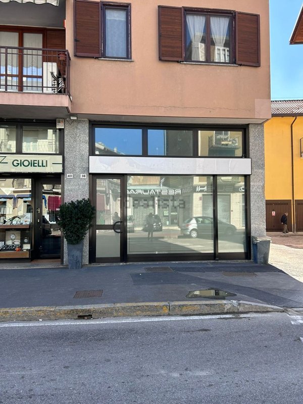 locale commerciale in affitto a Settimo Milanese