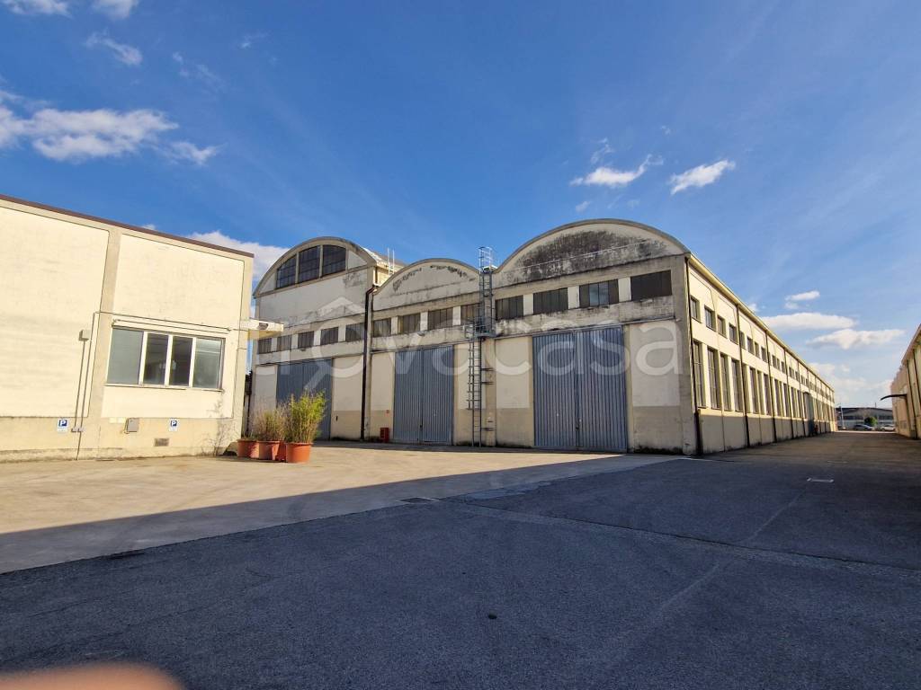 capannone in affitto a Settimo Milanese