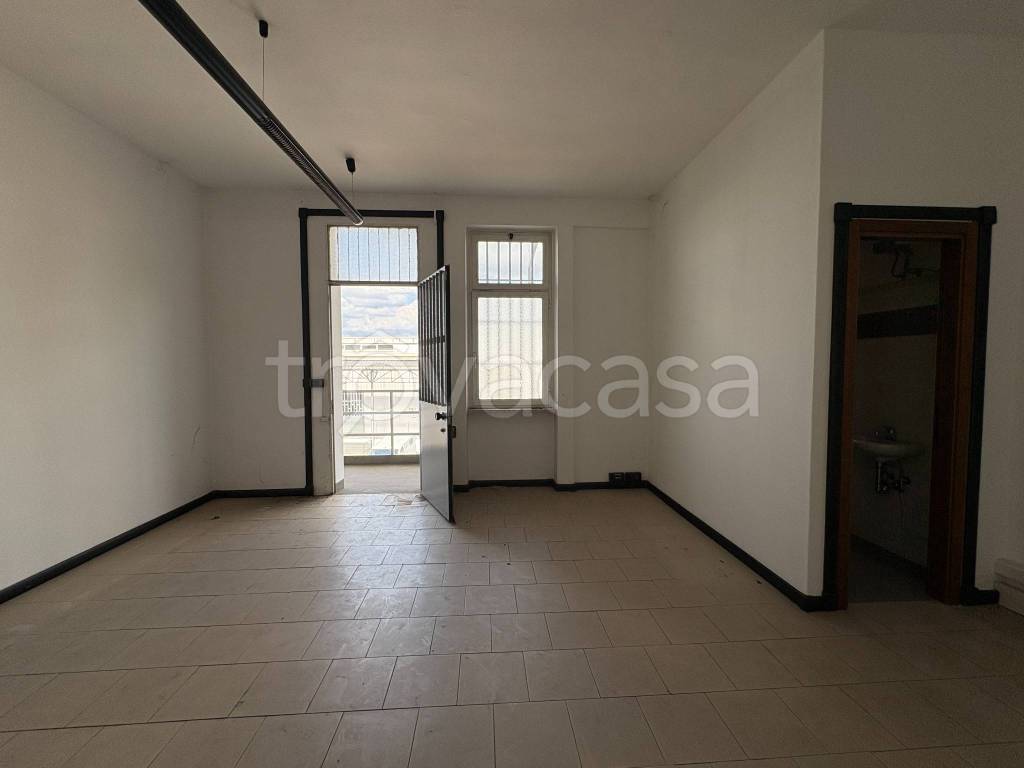 locale commerciale in affitto a Settimo Milanese