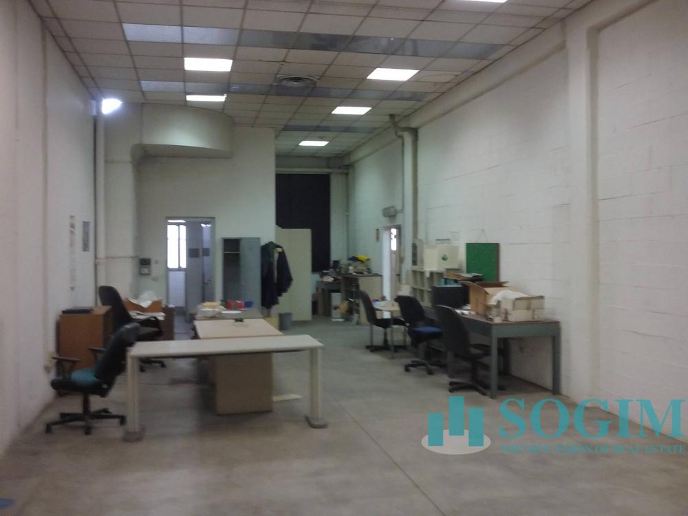 locale di sgombero in affitto a Settimo Milanese