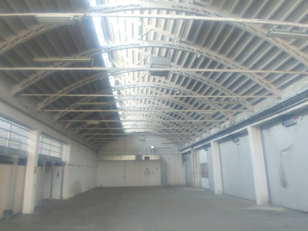 negozio in affitto a Settimo Milanese