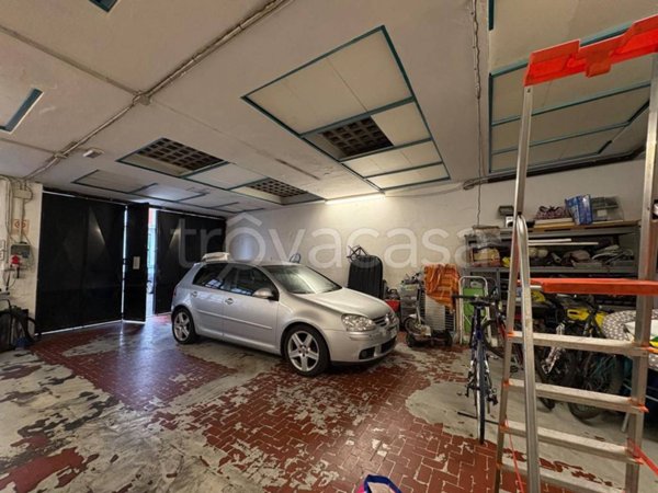 locale di sgombero in affitto a Settimo Milanese