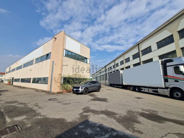 capannone in affitto a Settimo Milanese in zona Villaggio Cavour