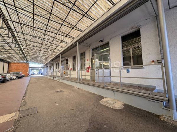 locale commerciale in affitto a Settimo Milanese