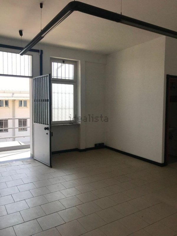 ufficio in affitto a Settimo Milanese in zona Villaggio Cavour