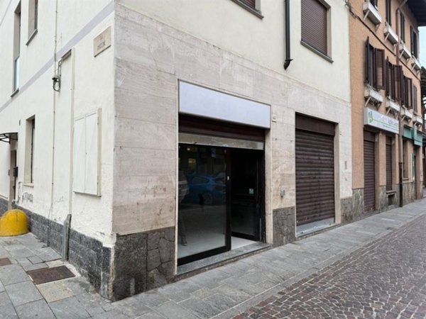 negozio in affitto a Solaro