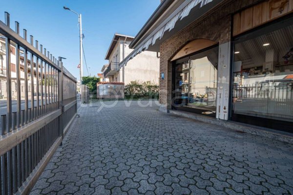 trivano in affitto a Solaro in zona Villaggio Brollo