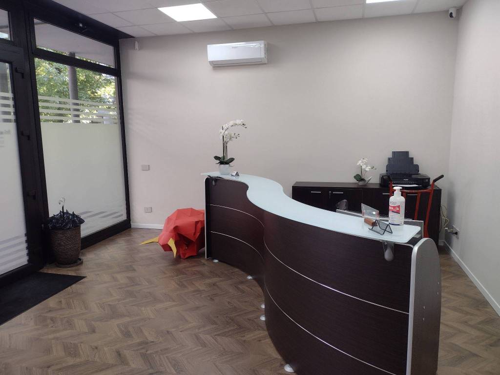 appartamento in affitto a Solaro in zona Villaggio Brollo