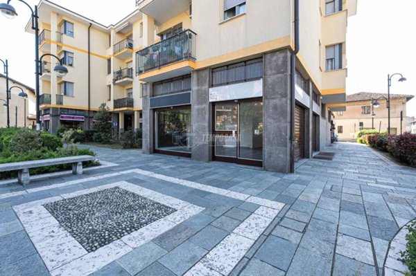 negozio in affitto a Solaro