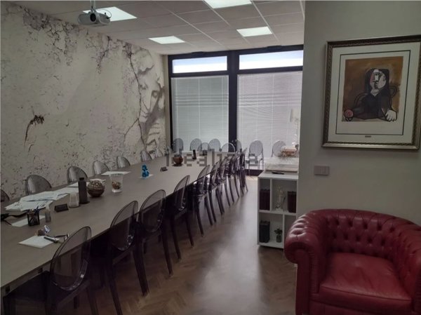 ufficio in affitto a Solaro