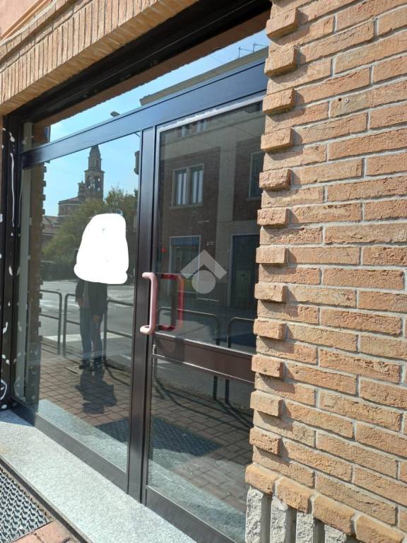 negozio in affitto a Solaro