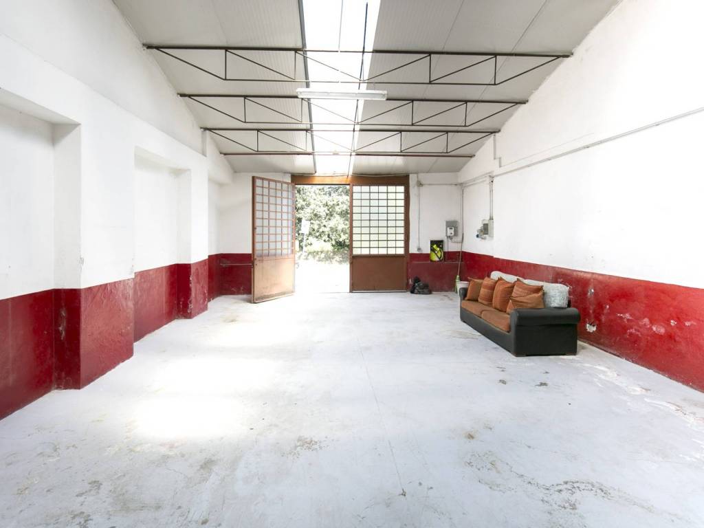 locale commerciale in affitto a Solaro