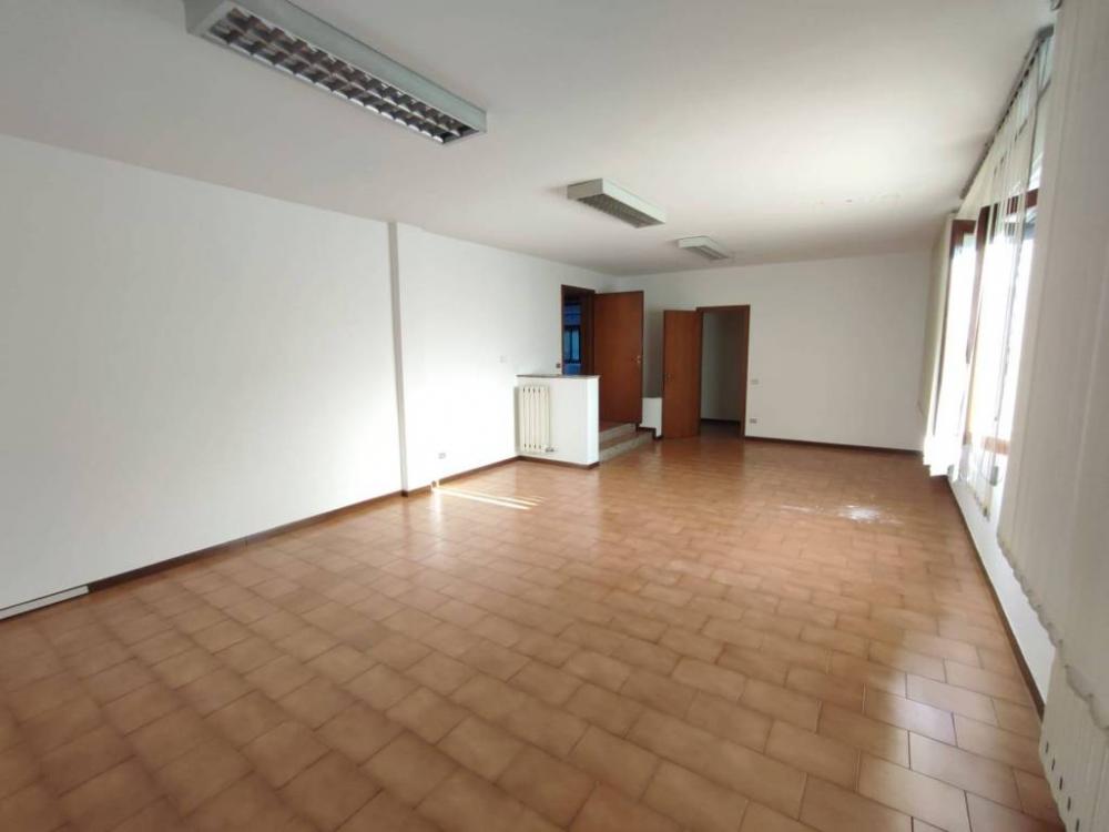 ufficio in affitto a Trezzano Rosa
