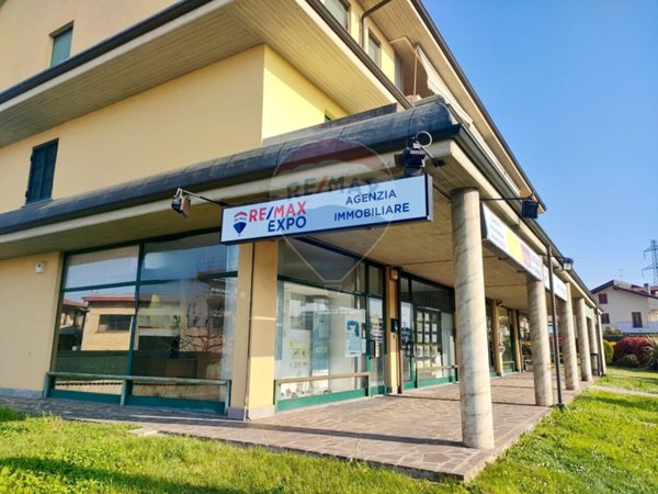 ufficio in affitto a Trezzano Rosa