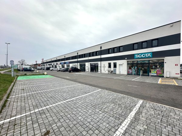 locale commerciale in affitto a Trezzano sul Naviglio