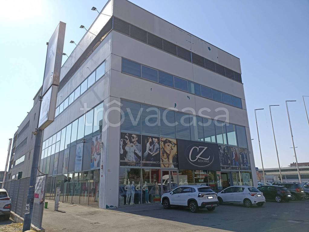 negozio in affitto a Trezzano sul Naviglio