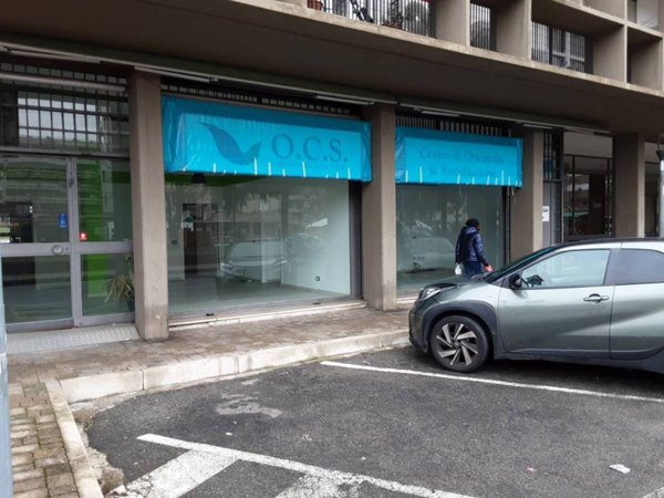 negozio in affitto a Trezzano sul Naviglio