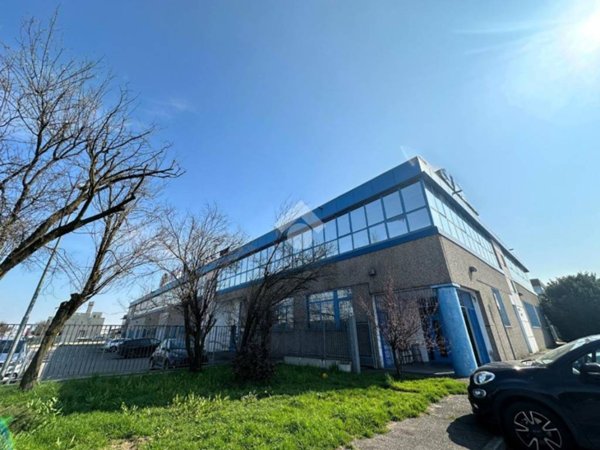 locale commerciale in affitto a Trezzano sul Naviglio