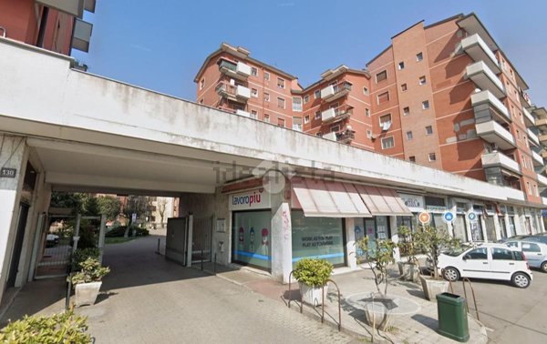 negozio in affitto a Trezzano sul Naviglio