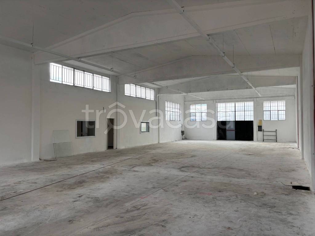 locale commerciale in affitto a Trezzano sul Naviglio