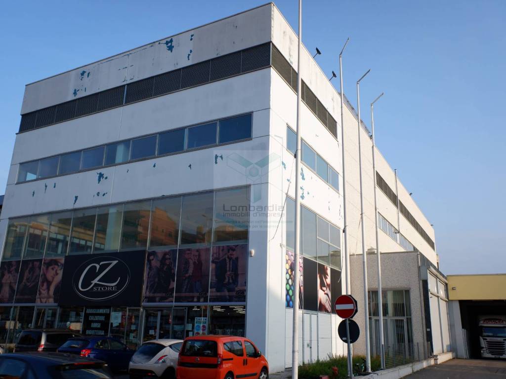 negozio in affitto a Trezzano sul Naviglio