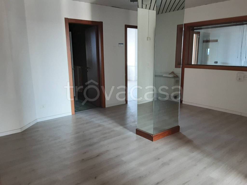 ufficio in affitto a Trezzano sul Naviglio