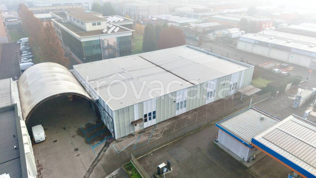 locale commerciale in affitto a Trezzano sul Naviglio