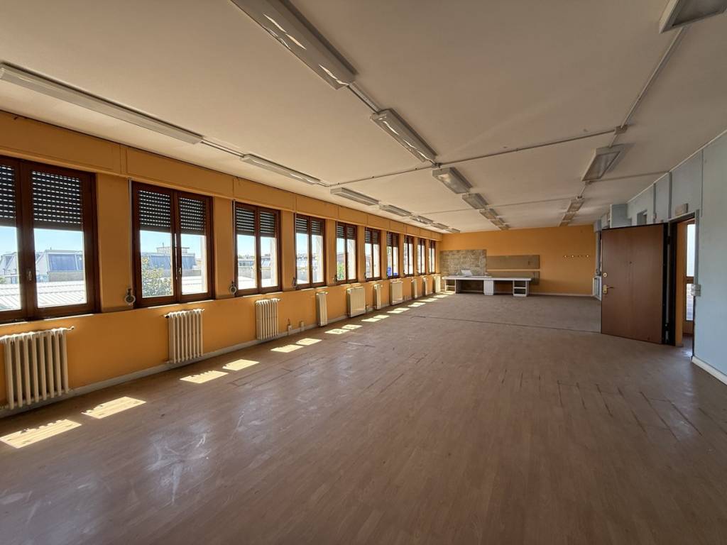 locale commerciale in affitto a Trezzano sul Naviglio