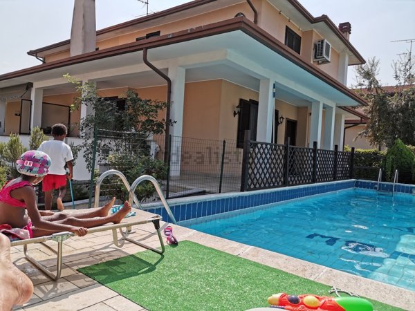 casa indipendente in affitto a Trezzano sul Naviglio