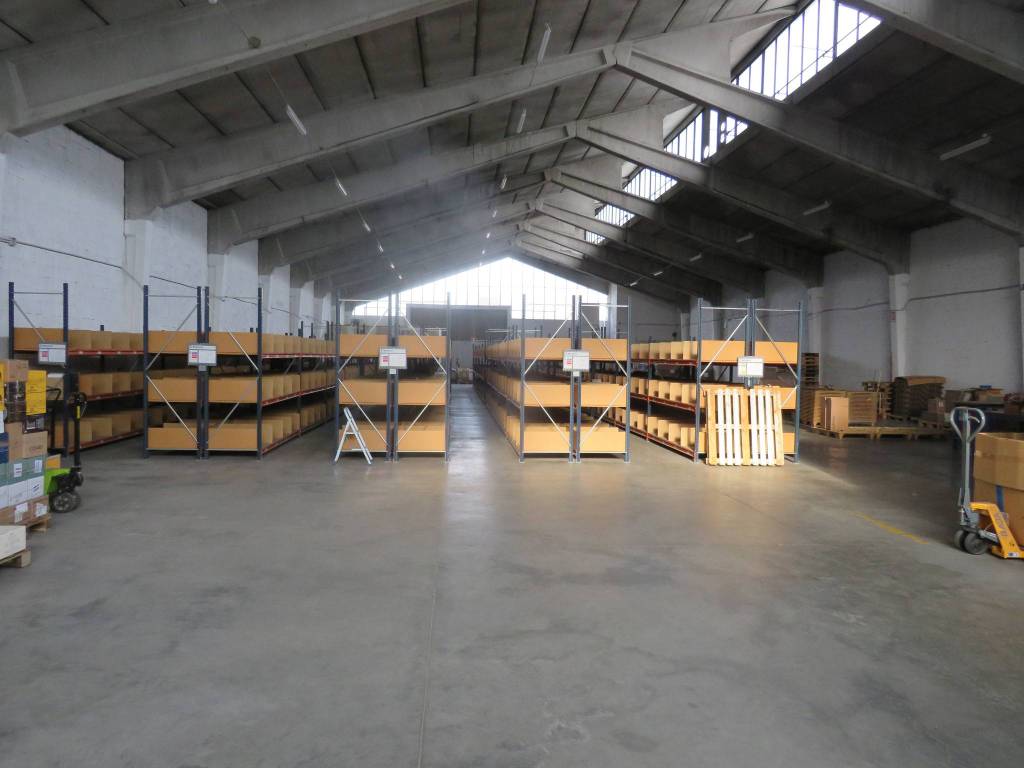 locale commerciale in affitto a Trezzano sul Naviglio