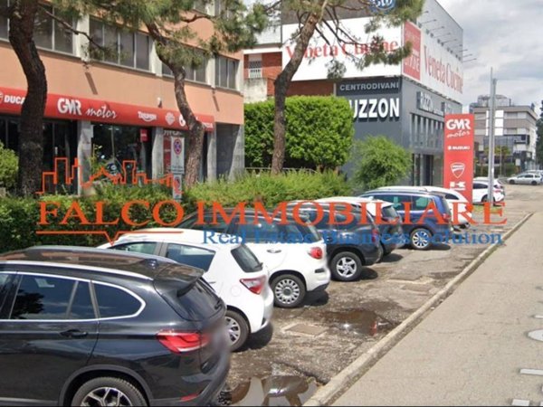locale commerciale in affitto a Trezzano sul Naviglio