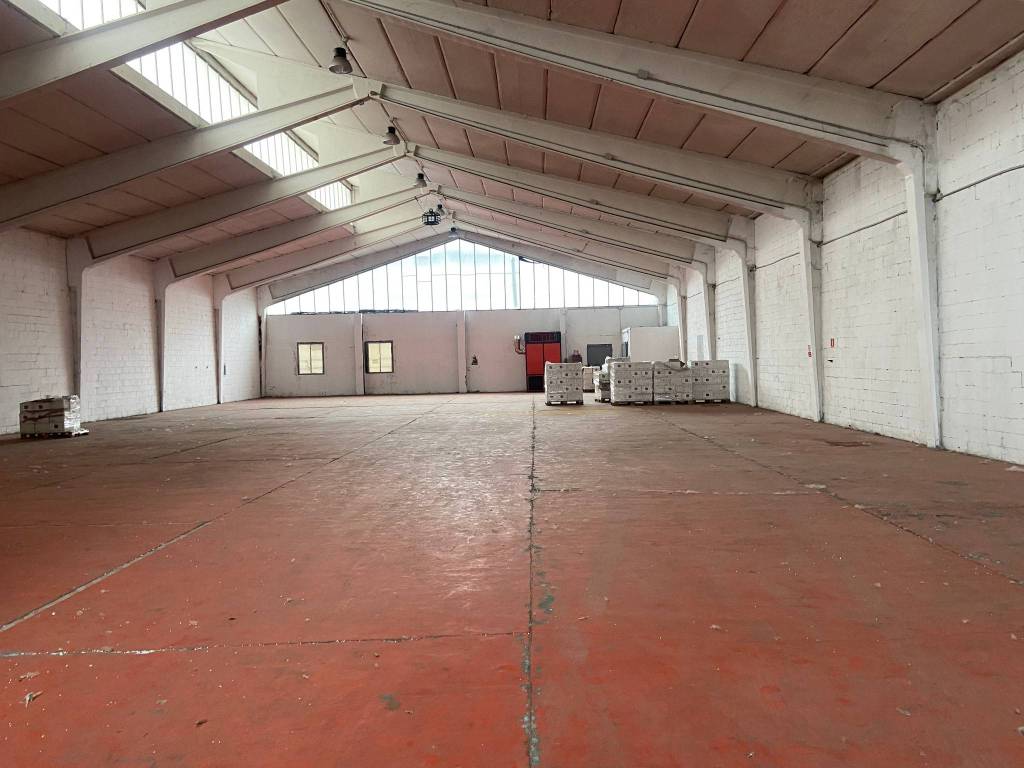 locale commerciale in affitto a Trezzano sul Naviglio