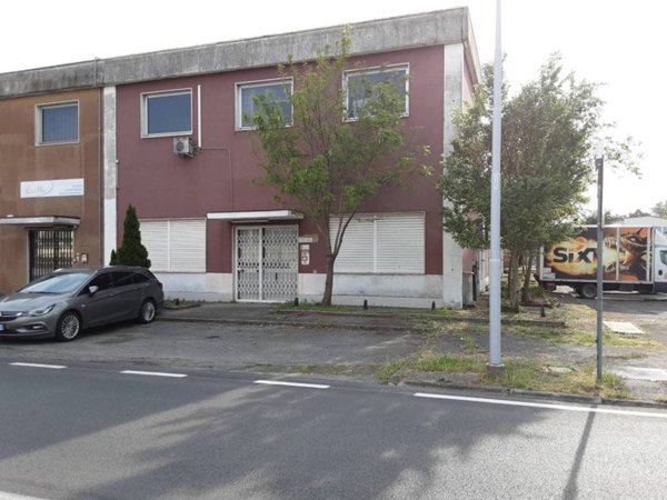 locale commerciale in affitto a Trezzano sul Naviglio