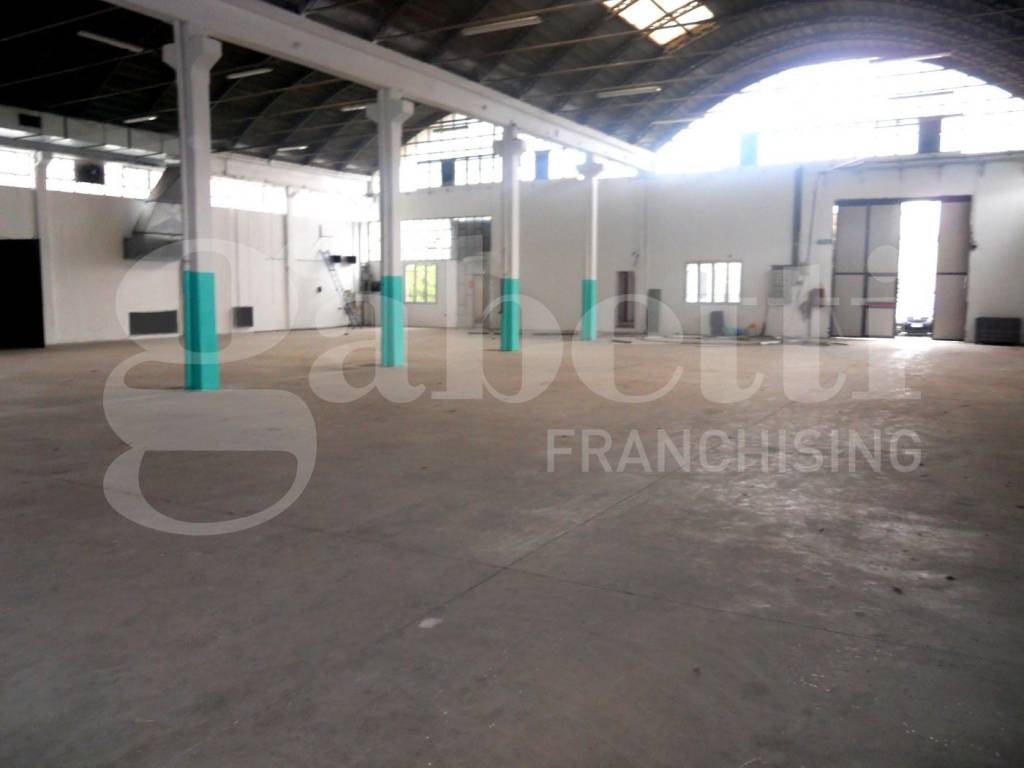 locale commerciale in affitto a Trezzano sul Naviglio