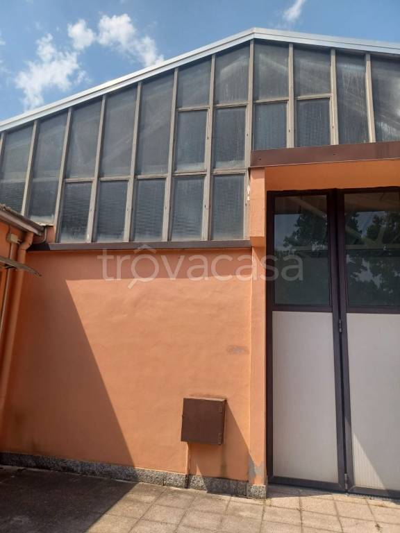 locale commerciale in affitto a Trezzano sul Naviglio