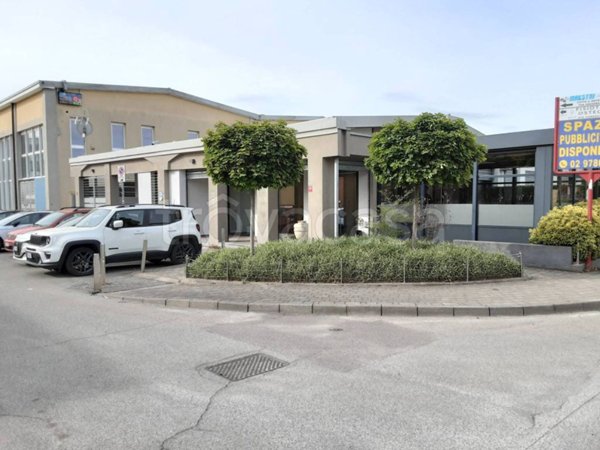 negozio in affitto a Trezzano sul Naviglio
