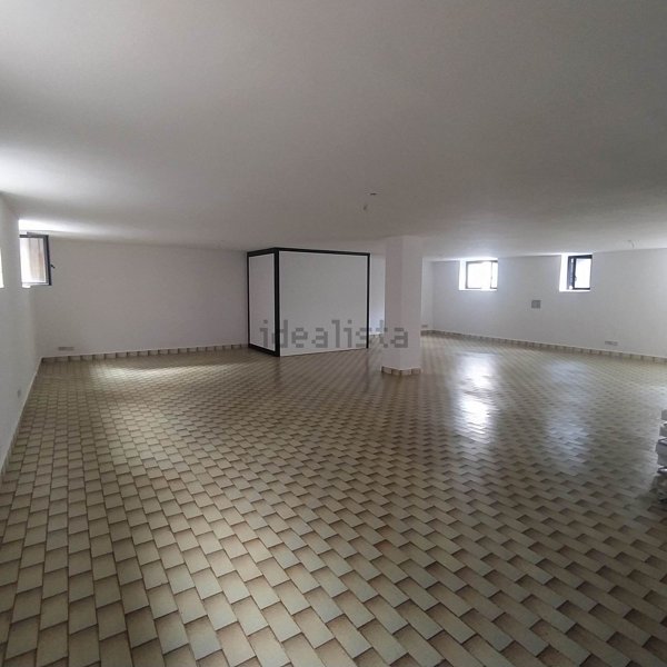 locale commerciale in affitto a Trezzo sull'Adda