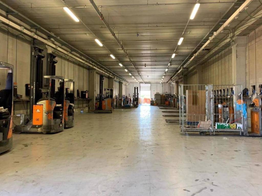 locale commerciale in affitto a Trezzo sull'Adda