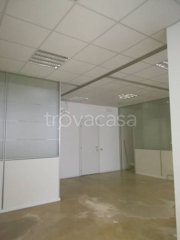 ufficio in affitto a Trezzo sull'Adda