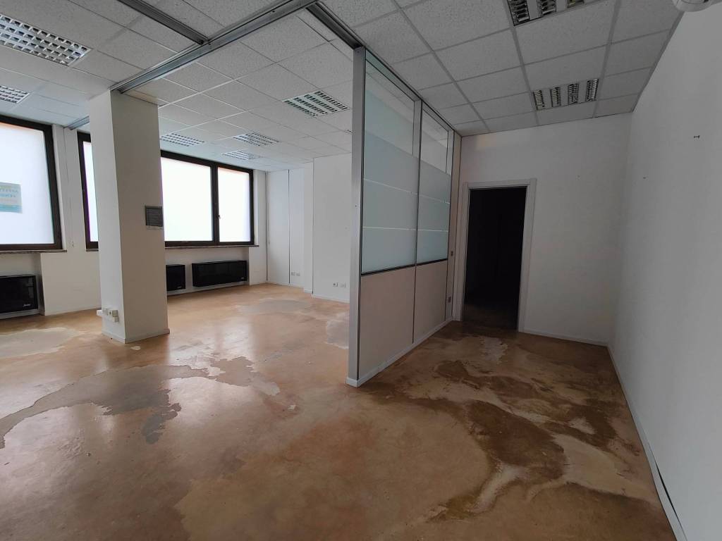 negozio in affitto a Trezzo sull'Adda