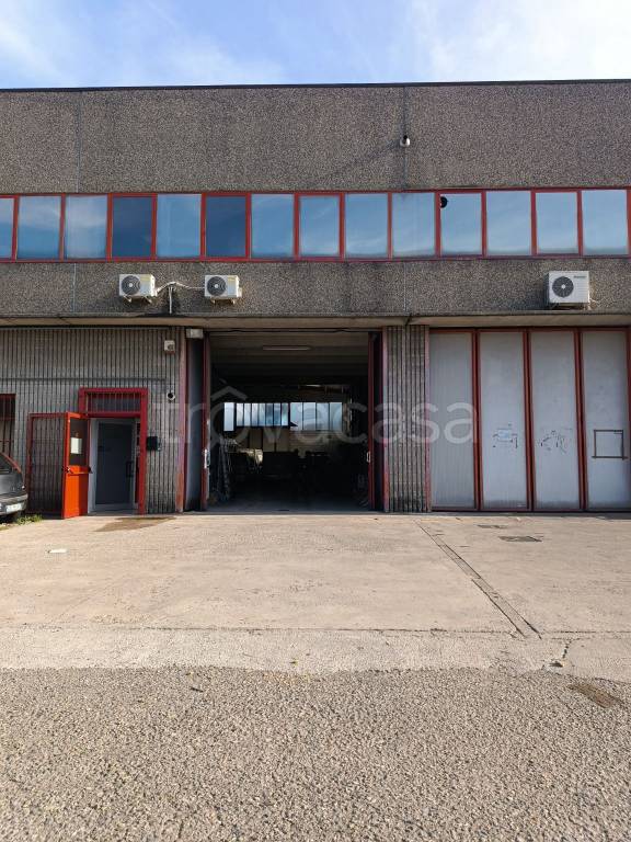 capannone in affitto a Trezzo sull'Adda