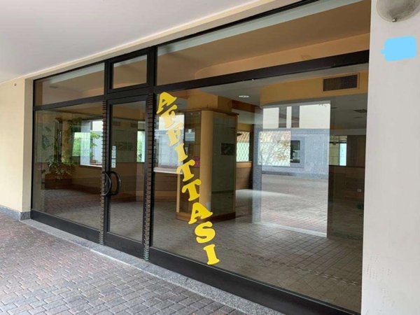 negozio in affitto a Trezzo sull'Adda