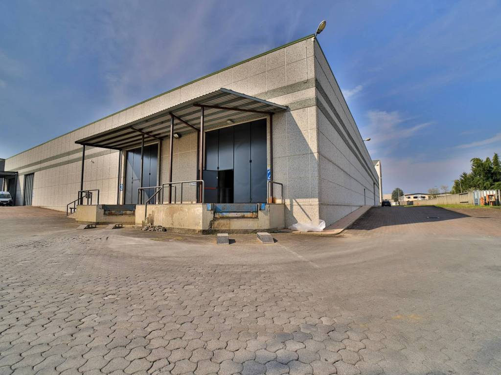 locale commerciale in affitto a Trezzo sull'Adda