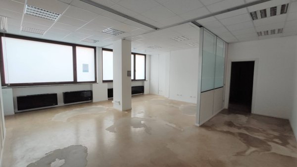 ufficio in affitto a Trezzo sull'Adda in zona Concesa