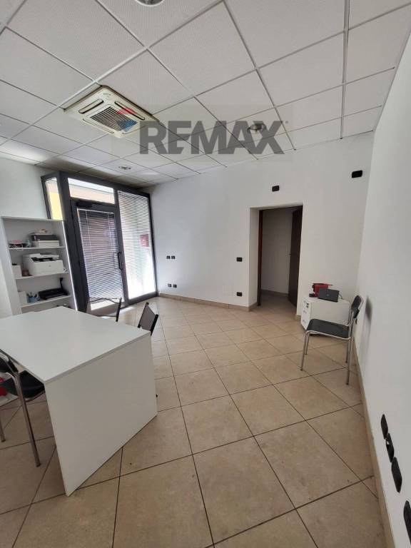 ufficio in affitto a Trezzo sull'Adda in zona Concesa