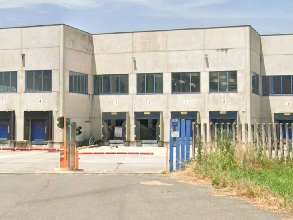 locale commerciale in affitto a Tribiano